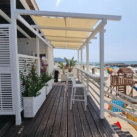 Cecilia Sul Fronte Mare Holiday home *