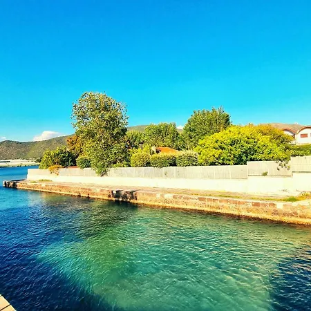 Cecilia Sul Fronte Mare Holiday home *